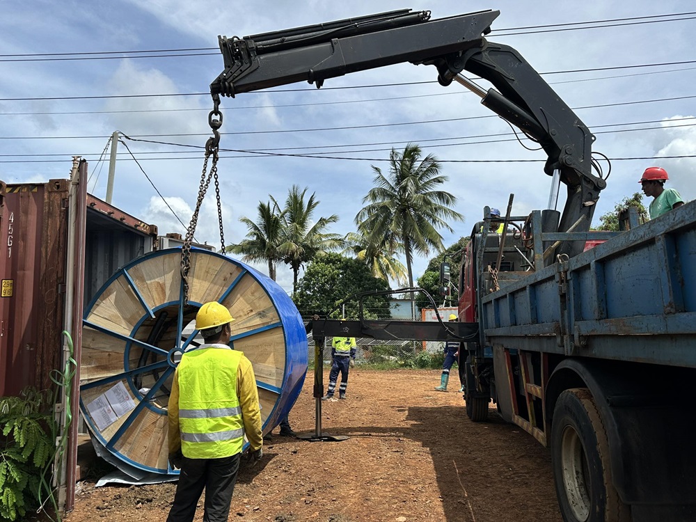 LV AC Cable removal from Shipping Container